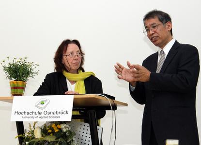 Honorarprofessorin Ursula Eid hat den
Tsunami-Experten Kenzo Hiroki für einen Gastvortrag an die Hochschule
Osnabrück geholt
