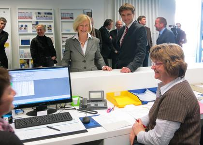 Ministerin Wanka eröffnet neues Service- und Informationszentrum
