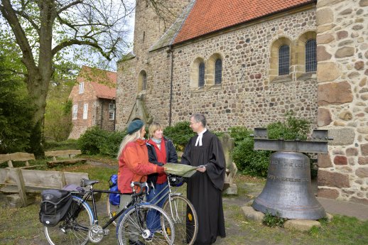 3_Zeven_St.Viti_Pastor_mit_Radfahrer_©Andreas_Dittmer.jpg