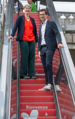 Elke Zimmer_Martin Horn_Rolltreppe Hauptbahnhof ©Patrick Seeger.jpg