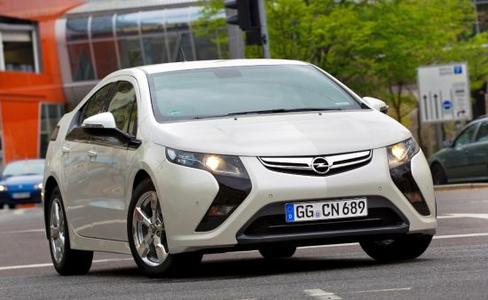 Am Tag der Umwelt (5. Juni 2013) steht Opel blendend da. Angeführt werden die Opel-Sparmeister heute vom Elektroauto ohne Kompromisse. Der Opel Ampera ist eine vollwertige viersitzige Limousine, die rein elektrisch bis zu 80 Kilometer weit fahren kann