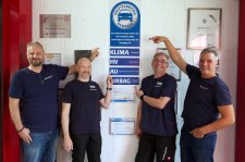 Die Bildungsakademie der Handwerkskammer Mannheim Rhein-Neckar-Odenwald ist nun eine vom Bundesinnungsverband des Kfz-Handwerks ermächtigte Schulungsstätte für die Bereiche Klima, Hochvolt, AU und Airbag. Dafür haben sich ihre Kfz-Ausbilder weiterqualifiziert und erfolgreich abgeschlossen (von links): Michael Schmitt, Karsten Junker, Jürgen Heinz und Volker Fuchs.