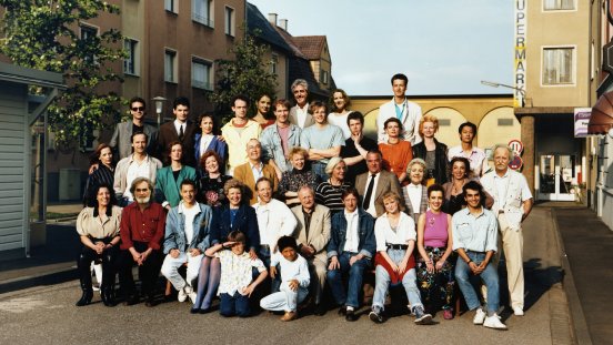 1985 Cast Copyright WDR_Lindenstrasse.jpg