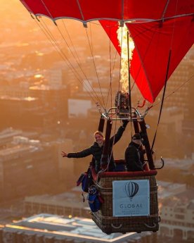Scarlett flying over city_(c) Global Ballooning Australia.jpg