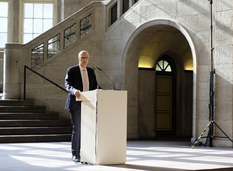 Peter Tschentscher, Hamburgs Erster Bürgermeister, Ausstellungseröffnung MHG, Foto SHMH.jpg