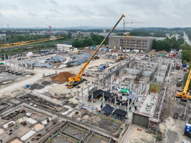 Grundsteinlegung SZB Drohnenaufnahme Fa. GOLDBECK.jpg