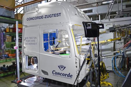 Der Concorde Zugtest prüft alle Sitze und Gurte sowie Fahrerhaus und Bodenplatte auf optimale Sicherheit (Foto: Concorde)