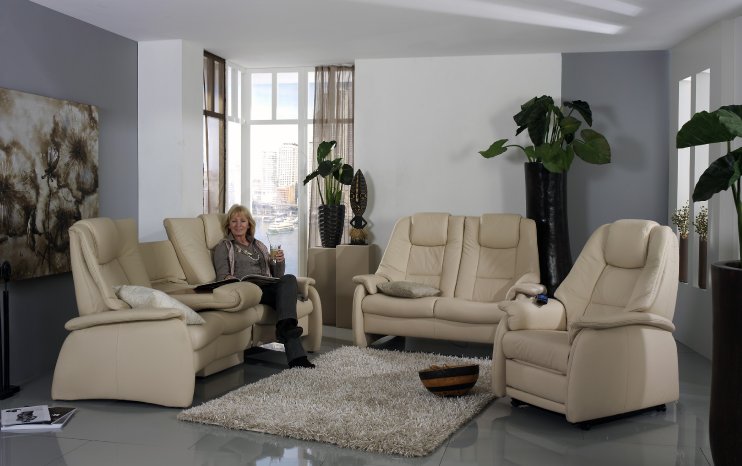 The couches can be adjusted individually, even when being u...