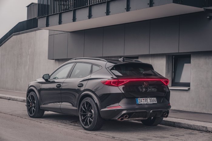 ABT_Power_CUPRA_Formentor_VZ5_GR_glossy_black_4.jpg