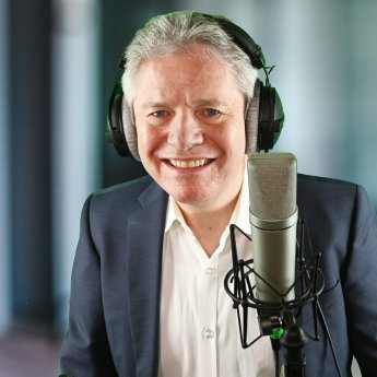 Oliver-Podcast im Podcast-Studio.jpg