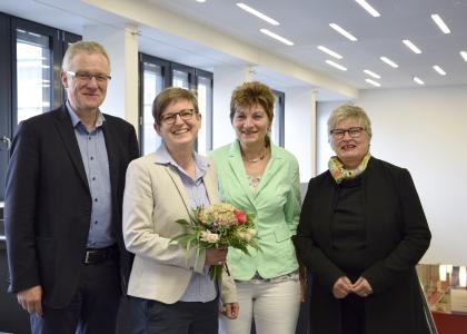 Das vierköpfige Rektorat der Hochschule Bremen (von rechts nach links): Rektorin Prof. Dr. Karin Luckey, Kanzlerin Christiane Claus, Konrektorin Forschung und Transfer Dr. Britta Lüder und Konrektor Studium und Lehre Prof. Dr. Thomas Pawlik / Foto: Hochschule Bremen / Sascha Peschke