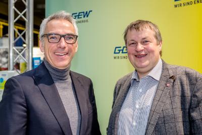 Carsten Hoffmann, Vorstand GGEW AG und Rolf Richter, Bürgermeister der Stadt Bensheim und GGEW-Aufsichtsratsvorsitzender bei der Energie- und Baumesse 2018 in Bensheim (v. l.) / Foto: GGEW AG/Marc Fippel Fotografie