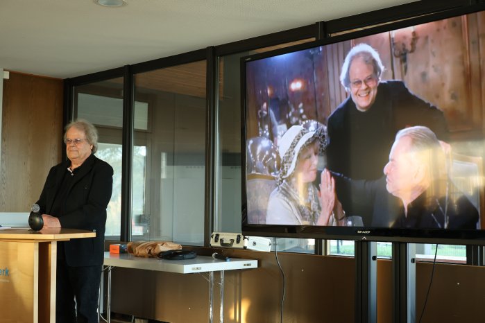 HJW Holm Dressler mit Video.JPG