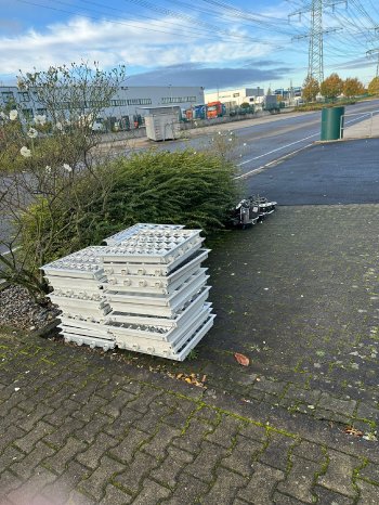 Motorroller und Schrottauto Abholung - Schrottabholung Bochum.jpg