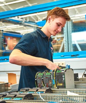 leon-buerkle-elektroniker-ausbildung-tesa-worldskills-germany.jpg