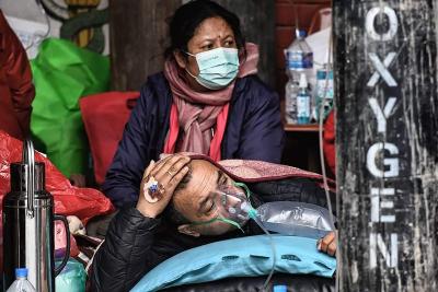 Sauerstoff-Versorgung von Covid-Patienten in Nepal.
Foto: (c) ECCA / action medeor
