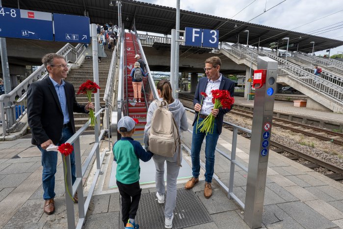 Stephan Bartosch_Oliver Benz Rolltreppe Hauptbahnhof_©_Patrick Seeger.jpg