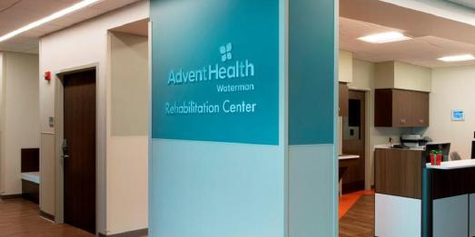 Rehabilitationszentrums AdventHealth Waterman in Tavares, Florida, USA