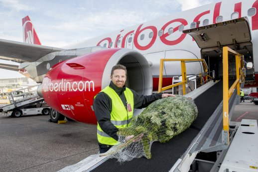 airberlin+transports+Christmas+trees+for+free_photo+1.jpg