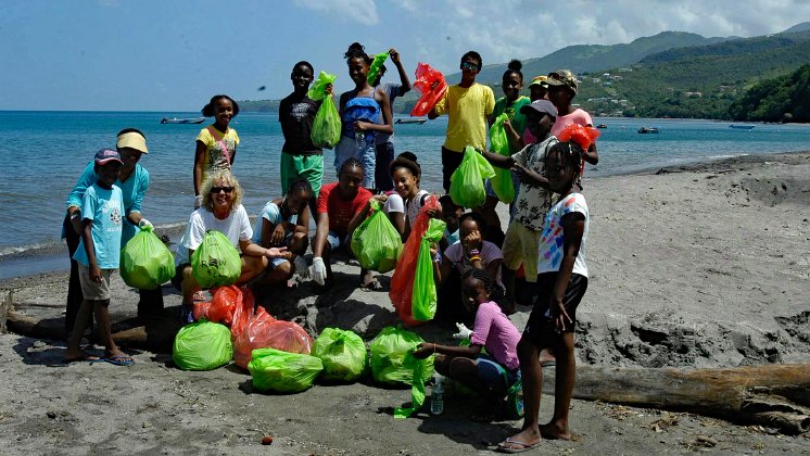Beach_Clean_Up_Dominica_04.jpg
