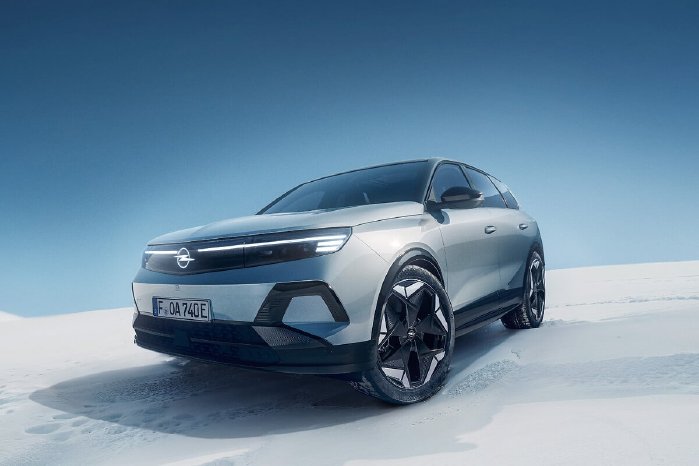 Auf neuen Wegen: Der Opel Grandland Electric mit Allradantrieb