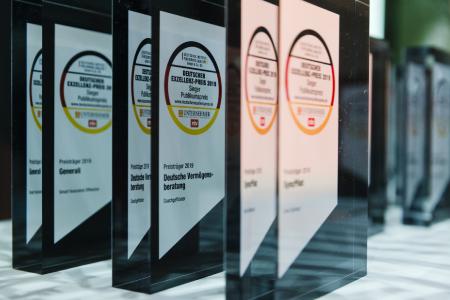 Trophäe mit Digitalfokus: Deutscher Exzellenz-Preis 2020. Foto: Bernd Roselieb