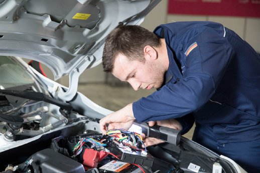 sebastian-knopf-kfz-mechatroniker-worldskills-germany.jpg