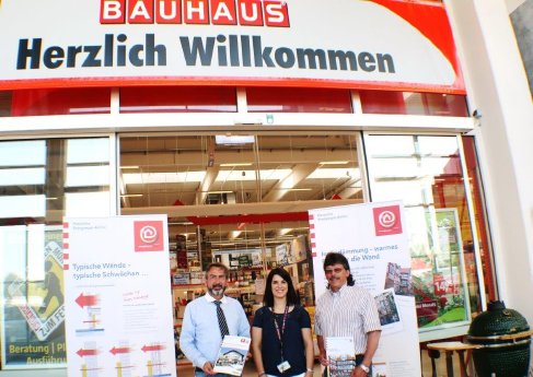 23b_HESA präsentiert Informationen zur Fassadendämmung im Bauhaus Gießen_Juni_2016 -1.jpg