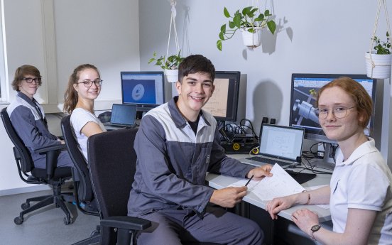 StartinsBerufslebenOpelbernimmtmehrals100Auszubildende (4).JPG