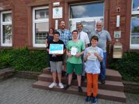Das Team der Berufsorientierung der Nardini-Schule in Walldürn zusammen mit drei Schülern und dem BoriS-Berufswahlsiegel, Foto: Nardini-Schule, Walldürn