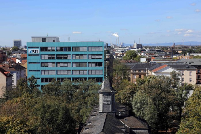 200 Jahre KIT - Unmittelbar im Stadtzentrum liegt der Campus Süd.jpg