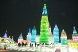 Harbin Eis Festival 1 - Copyright feel china klein.jpg