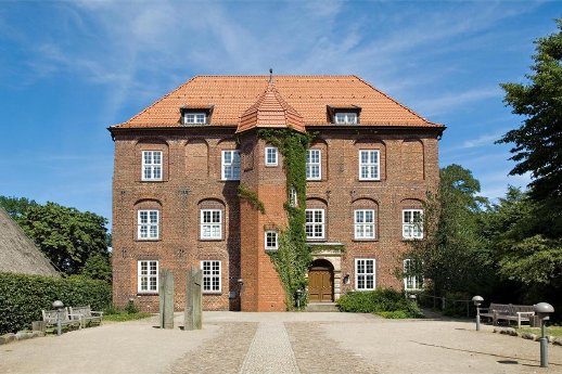 Schloss Agathenburg - auÃŸen - Fassade Tag 2 - k.JPG