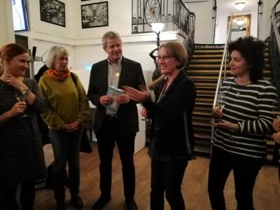 Foto: Hochschule Koblenz - v.l.n.r.: Prof. Dr. Kathinka Beckmann, Sylvia Herzog, Prof. Dr. Wolfgang Beudels, Xenia Roth, Prof. Dr. Irit Wyrobnik