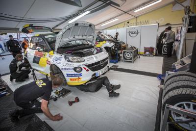 Opel Adam R2