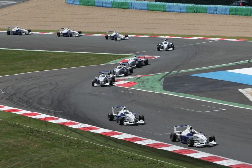 Formula-BMW-Talent-Cup-in-Magny-Cours_1.jpg