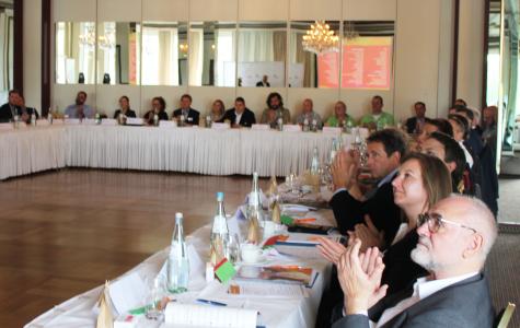 Die Teilnehmer/innen der Jahreshaupt-versammlung zeigten sich beeindruckt von der Entwicklung der Organisation WorldSkills Germany.