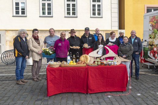 B BL0001 Gruppe mit Produkten IMG_0313.jpg