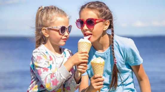 02_Kids_first_-_Die_richtige_Zahnpflege_fuer_Kinder_in_den_Sommerferien_060789d2-dfb3-4454-ac9f-.jpg