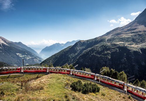 Bernina-Express-in-Alp-Gr-m-low-Res.jpg