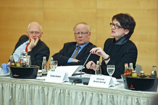 Frauke Gerlach, Vorsitzende der Medienkommission, leitete die Debatte.jpg