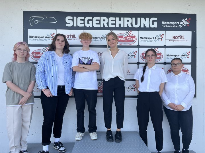 Start ins neue Ausbildungsjahr: Die Motorsport Arena Oschersleben heißt ihre neuen Auszubildenden herzlich willkommen!