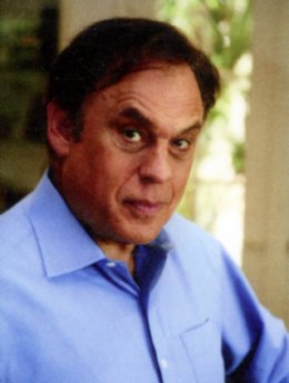 Earl Mindell author photo 2016.jpg