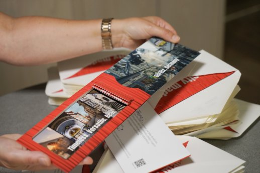 Bild_02_Post nach Hollywood_Postkarte mit Görlitz-Motiven.jpg