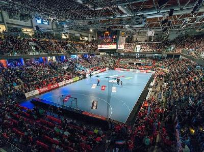 Arena Nürnberger Versicherung: mit über 8.000 Fans ausverkauft / Foto: HJKrieg, Erlangen