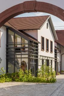 Innenhof Wein- & Sektgut Wilhelmshof