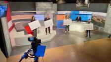 Die Preisträger der Sonderpreise stellten sich im Studio während der virtuellen Meisterfeier dem Fotografen (v.l.: Sophia Brunck, Maximilian Epp, Oliver Krause, Präsident Klaus Hofmann und Mustafa Yorulmaz), Quelle: Rhein-Neckar-Fernsehen (RNF)
