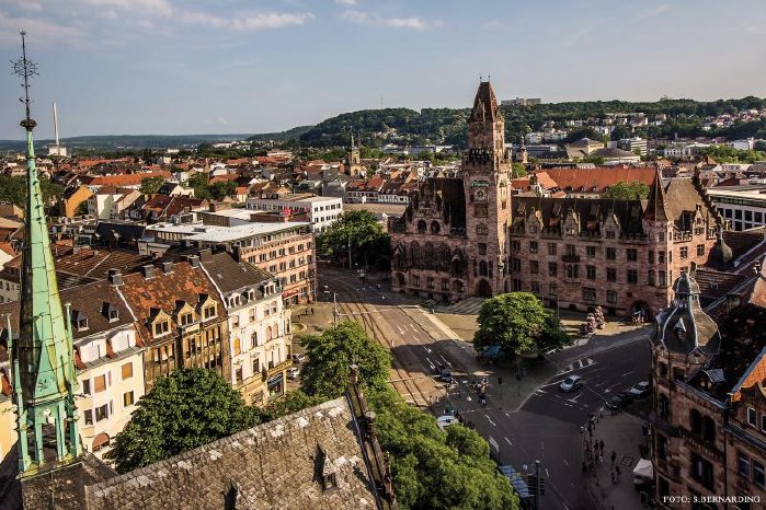 Neues-Saarbruecker-Rathaus_front_embed.jpg