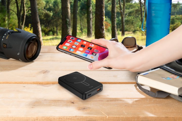 revolt Wireless-Powerbank, 10.000 mAh, 22,5 Watt PD, USB-A/-C, MagSafe-kompatibel