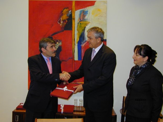 Foto BAWAG PSK Signing Soft Loans Bosnia.JPG